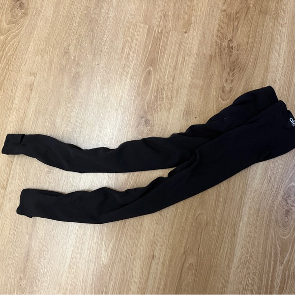 ALO Yoga Goddess Leg Warmers Black - Picture 2 of 2